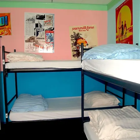 The Flying Pig Age 18 To 40 Hostel