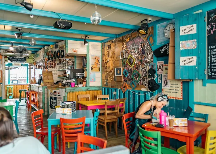 The Flying Pig Age 18 To 40 * נורדוויק