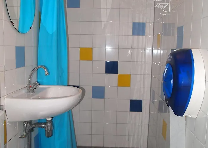 The Flying Pig Age 18 To 40 נורדוויק