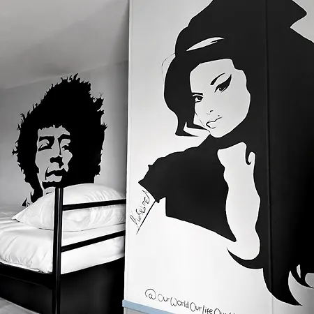 Ostello The Flying Pig Age 18 To 40